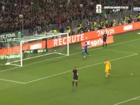 Saint-Etienne a remporté une séance de tirs au but folle