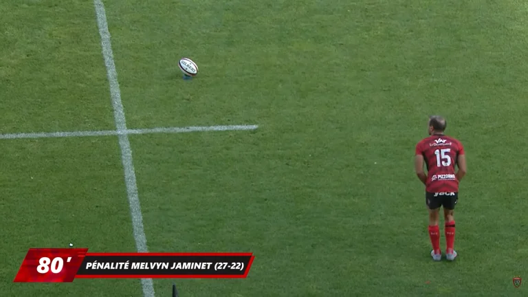 Melvyn Jaminet réussit une pénalité depuis son propre camp