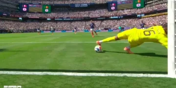 Mike Maignan a eu de la chance