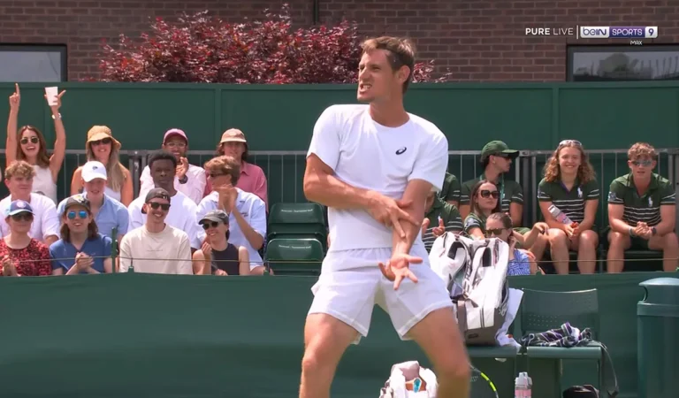 Wimbledon | Il gagne son match, et imite la célébration de Dembélé