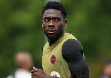 Un fan ne reconnait pas Alphonso Davies