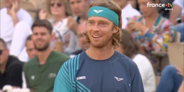 Andrey Rublev a oublié ses raquettes à Roland-Garros