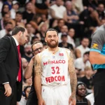 Mike James dispute la finale avec Monaco