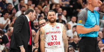 Mike James dispute la finale avec Monaco