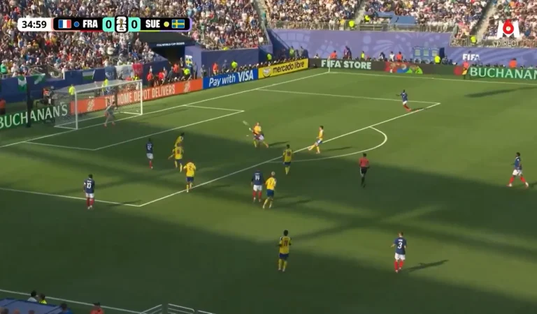 Michael Olise invente le plus beau presque-but du Mondial
