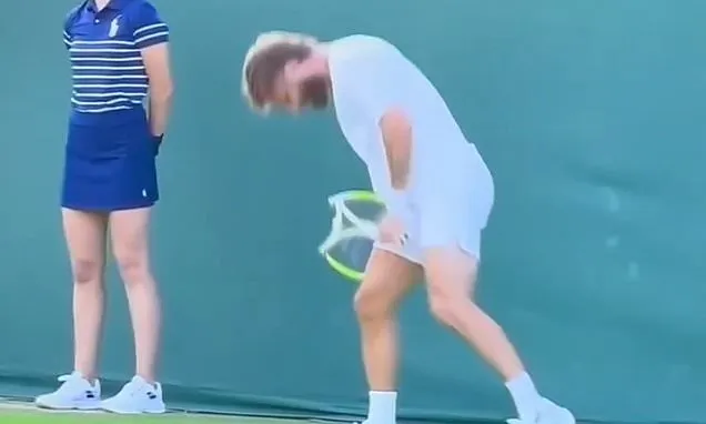 Le sublime triple brisage de raquette de Corentin Moutet à Wimbledon