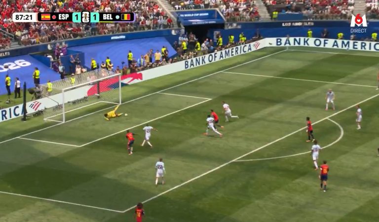 La boulette déjà mythique du gardien de la Belgique face à l&rsquo;Espagne en Coupe du monde