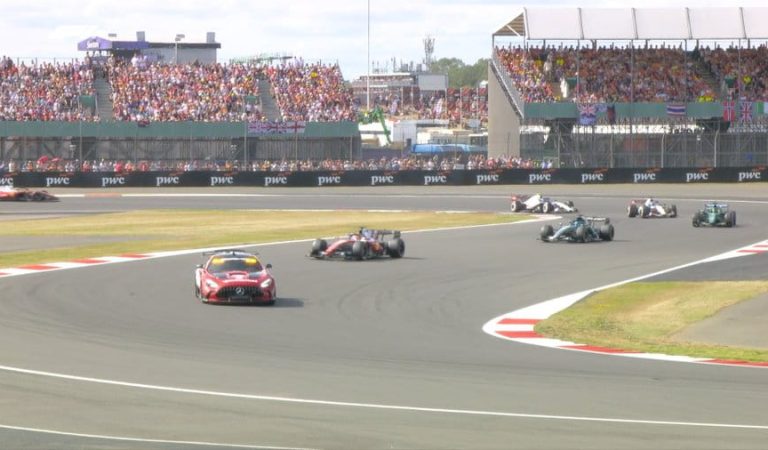 La boulette incroyable de la voiture de sécurité à Silverstone