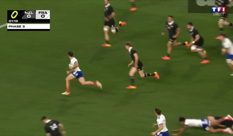 L&rsquo;essai inadmissible de Damian Penaud contre les Blacks au bout d&rsquo;1 minute chrono