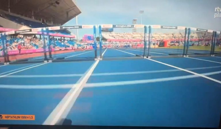 Une caméra se ramasse avant le début d&rsquo;une course aux Championnats d&rsquo;Europe d&rsquo;athlétisme