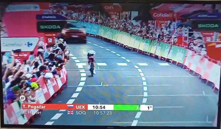 La bascule monumentale de la TV sud-américaine à l&rsquo;arrivée de la Vuelta