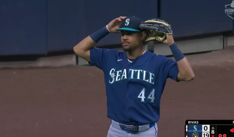 Baseball | La gaffe fantastique de Julio Rodríguez qui offre un record de lose aux Seattle Mariners !