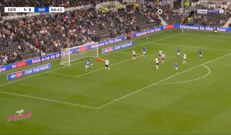 Football | Le loupé de l&rsquo;année nous vient d&rsquo;Angleterre, et il y a zéro débat