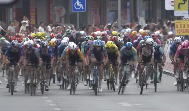 Paul Magnier lance son sprint, mais voit la victoire le fuir pour une raison collector